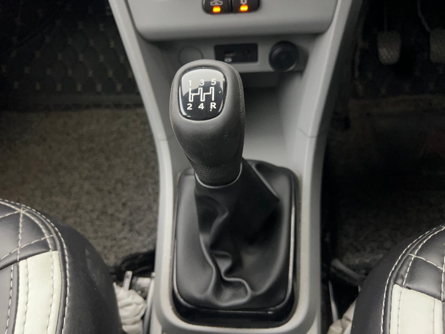 Used 2024 Tata Tiago XT Petrol Manual interior GEAR  KNOB VIEW