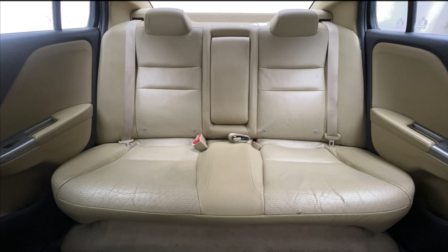 Used 2016 Honda City VX CVT Petrol Automatic interior REAR SEAT CONDITION VIEW