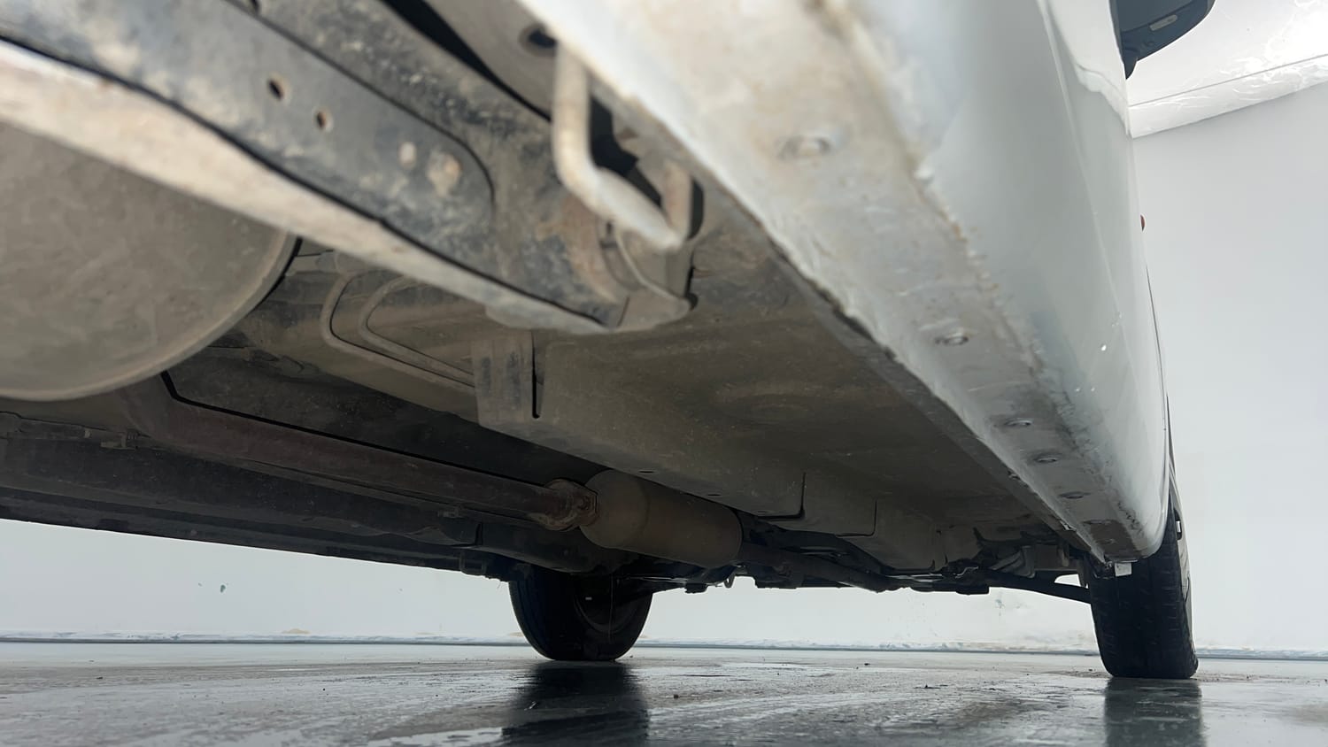 Used 2015 Maruti Suzuki Wagon R VXI Petrol Manual extra REAR RIGHT UNDERBODY VIEW