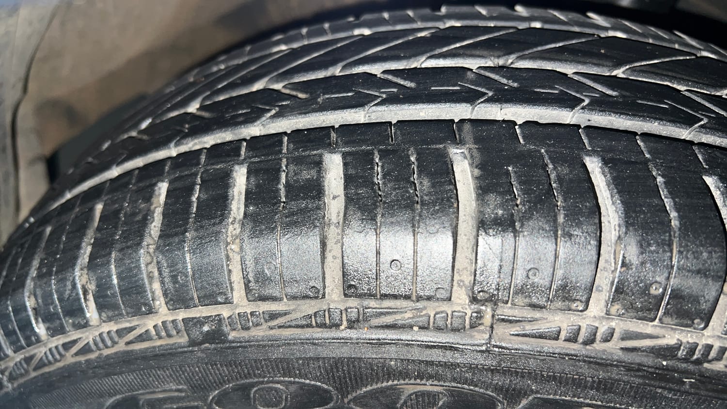 Used 2021 Hyundai Grand i10 Nios Magna 1.2 Kappa VTVT Petrol Manual tyres RIGHT FRONT TYRE TREAD VIEW