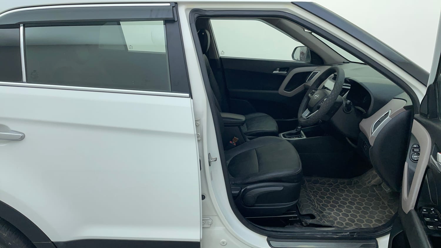 Used 2018 Hyundai Creta SX 1.6 AT CRDi Diesel Automatic interior RIGHT SIDE FRONT DOOR CABIN VIEW
