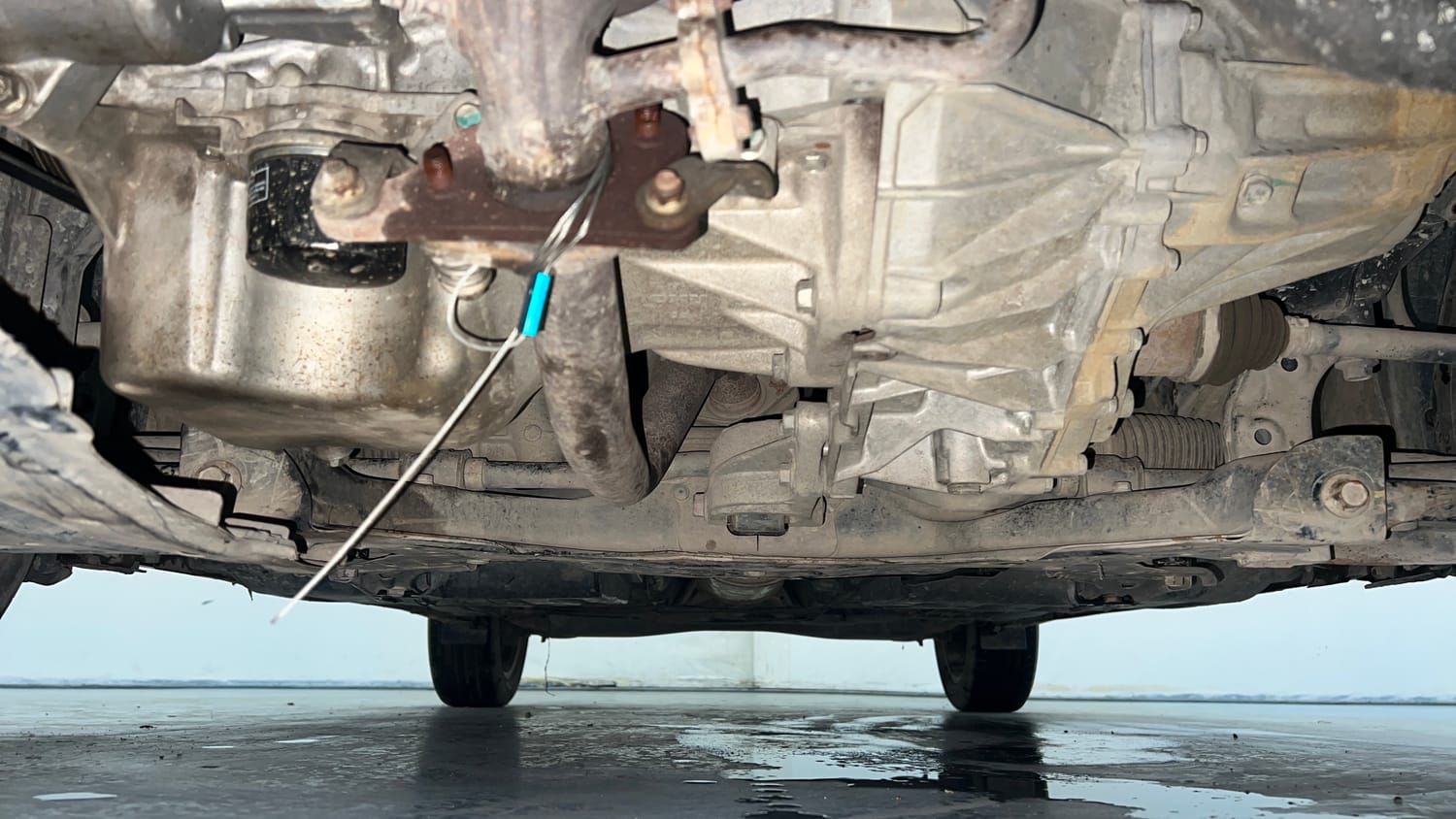 Used 2022 Toyota Glanza V AMT Petrol Automatic extra FRONT LEFT UNDERBODY VIEW