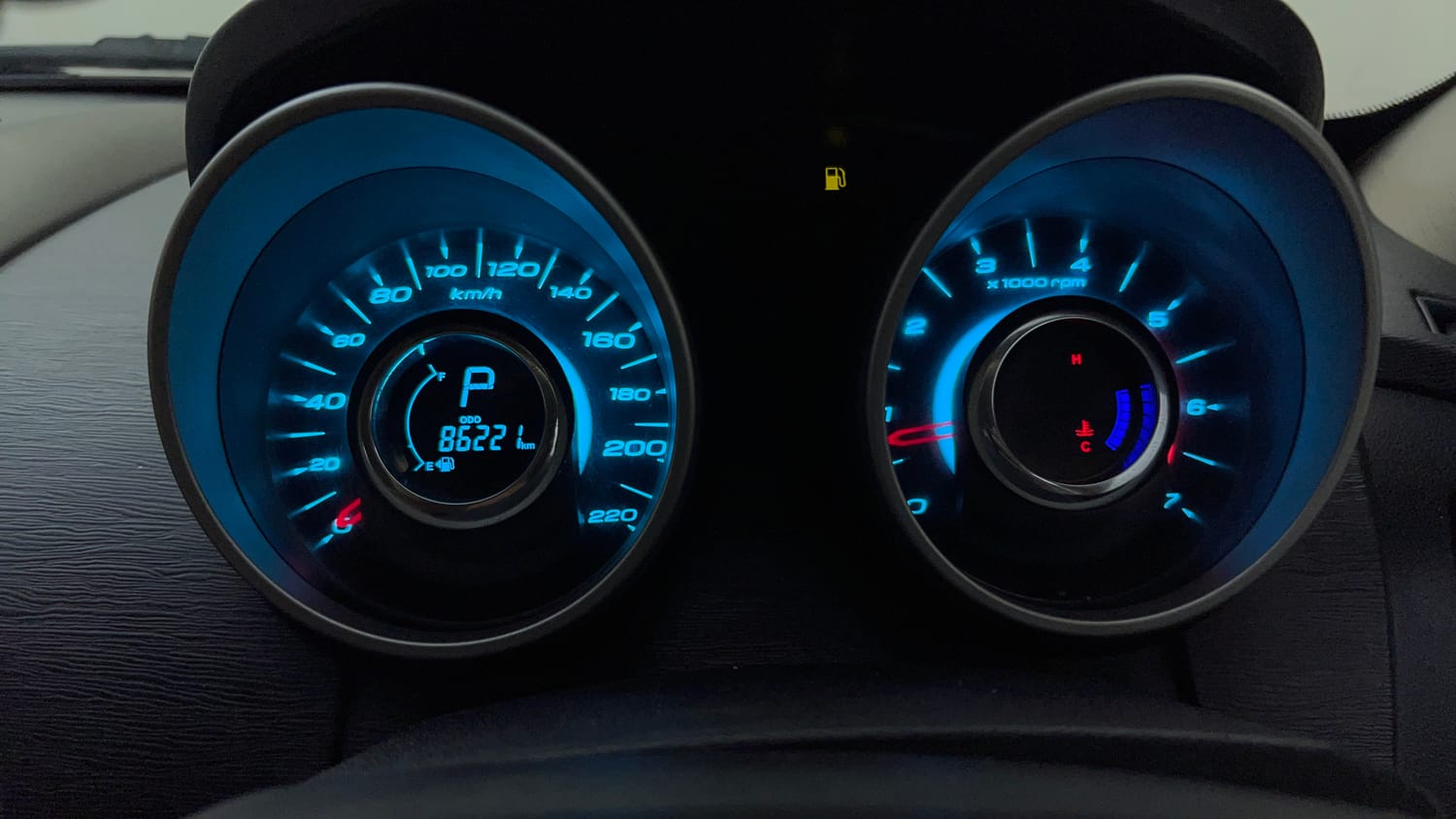 Used 2016 Mahindra XUV500 W10 AT Diesel Automatic interior CLUSTERMETER VIEW