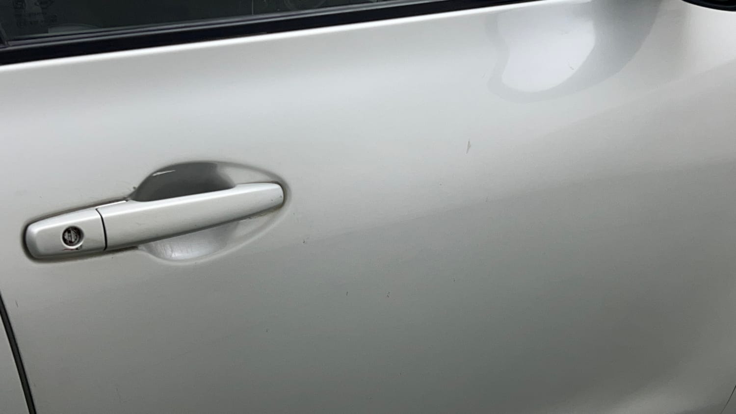 Used 2022 Maruti Suzuki Swift VXi AMT Petrol Automatic dents MINOR SCRATCH