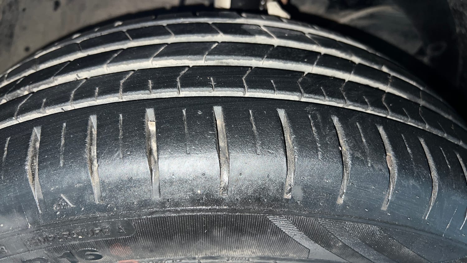 Used 2023 Maruti Suzuki Baleno Zeta MT Petrol Manual tyres RIGHT FRONT TYRE TREAD VIEW