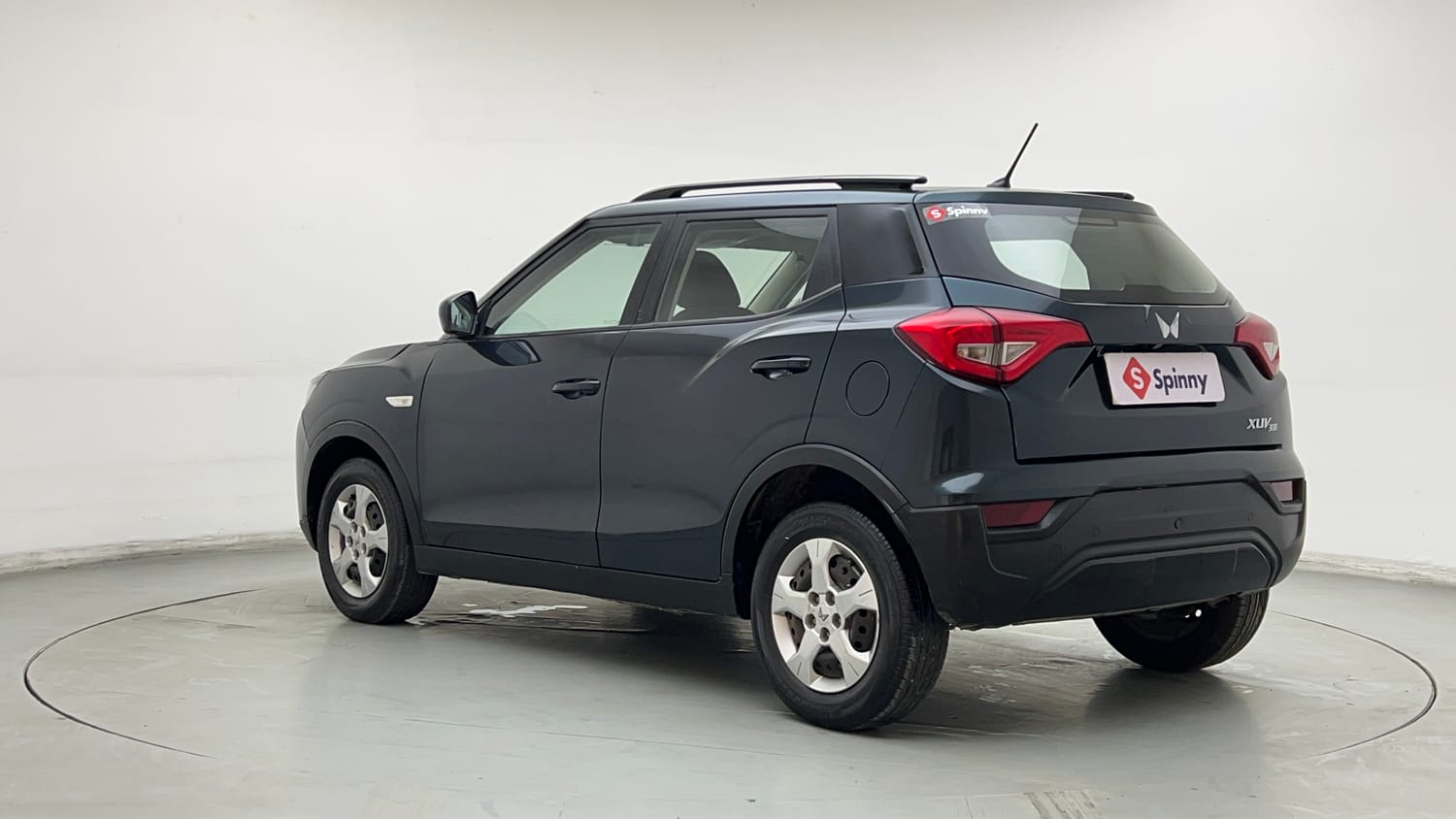 Used 2022 Mahindra XUV 300 W6 1.2 Petrol Petrol Manual exterior LEFT REAR CORNER VIEW
