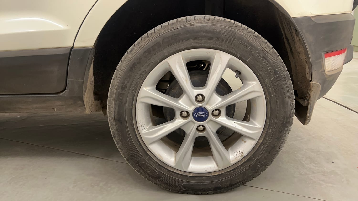 Used 2021 Ford EcoSport Titanium 1.5L TDCi Diesel Manual tyres LEFT REAR TYRE RIM VIEW