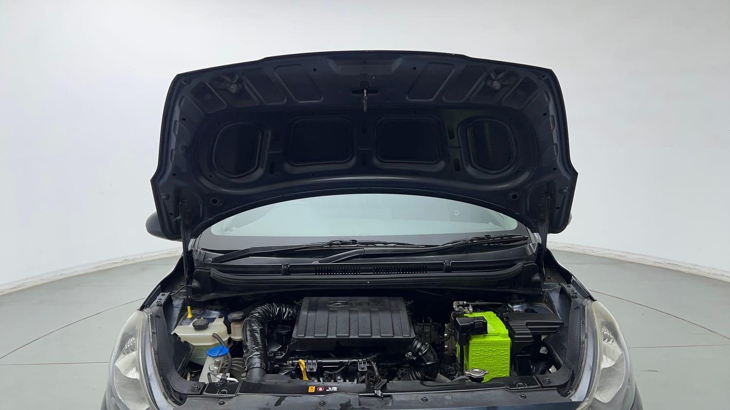 Used 2021 Hyundai Grand i10 Nios Magna 1.2 Kappa VTVT Petrol Manual engine ENGINE & BONNET OPEN FRONT VIEW