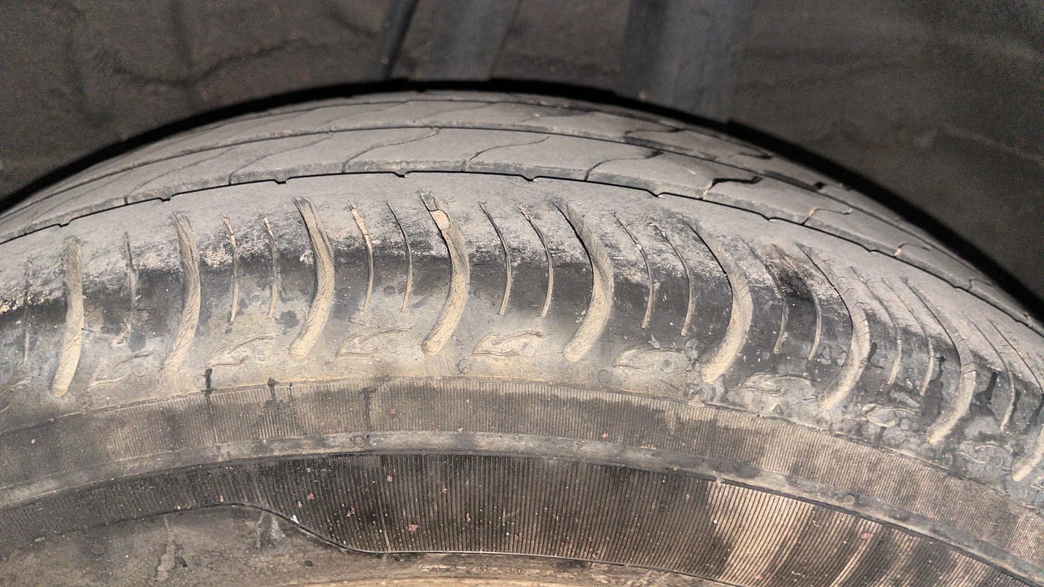 Used 2021 Honda Amaze 1.2 VX CVT Petrol Petrol Automatic tyres LEFT REAR TYRE TREAD VIEW