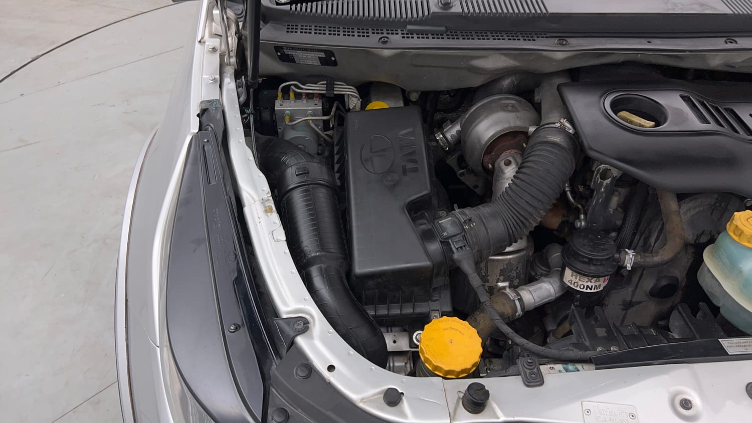 Used 2017 Tata Hexa XM 4x2 7 STR Diesel Manual engine ENGINE RIGHT SIDE VIEW