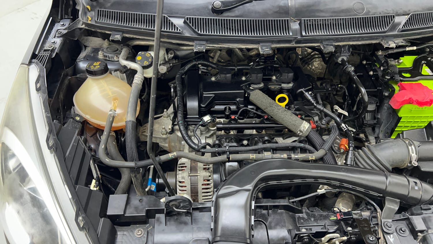 Used 2018 Ford Freestyle Titanium Plus 1.2 Ti-VCT Petrol Manual engine ENGINE RIGHT SIDE VIEW