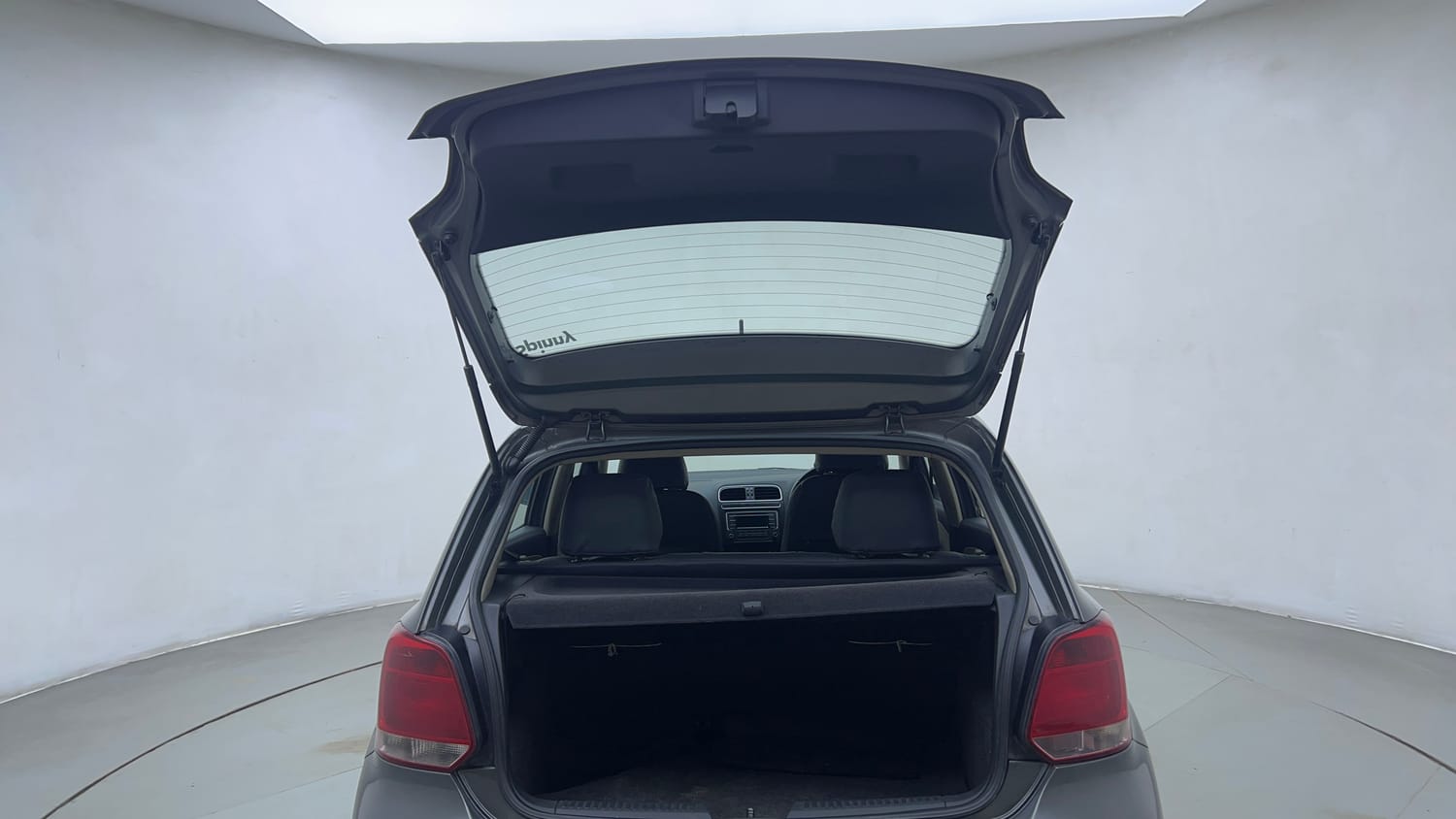 Used 2013 Volkswagen Polo Highline1.2L (P) Petrol Manual interior DICKY DOOR OPEN VIEW