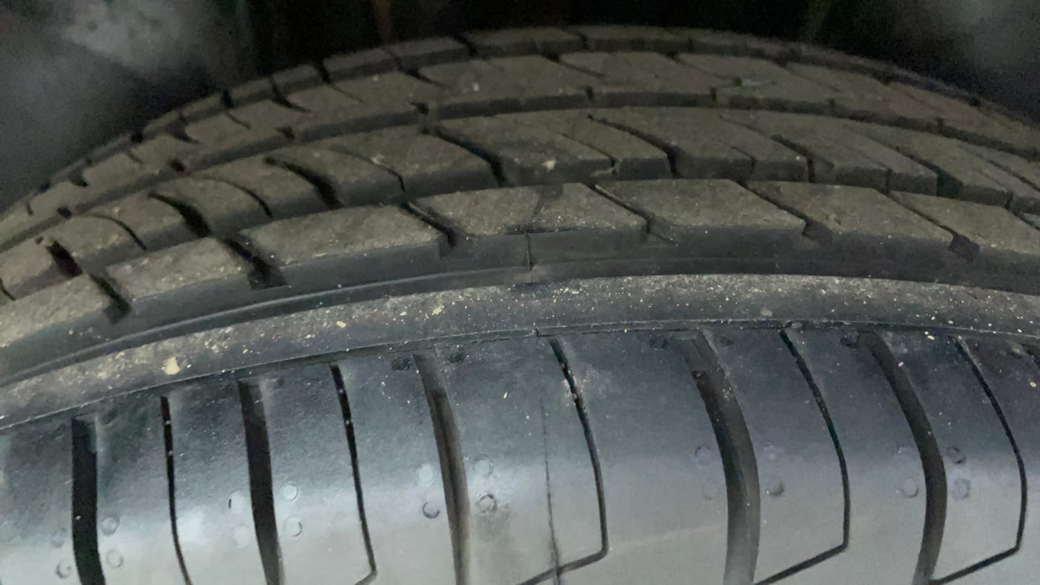 Used 2023 Skoda Kushaq Ambition 1.0L TSI MT Petrol Manual tyres RIGHT REAR TYRE TREAD VIEW