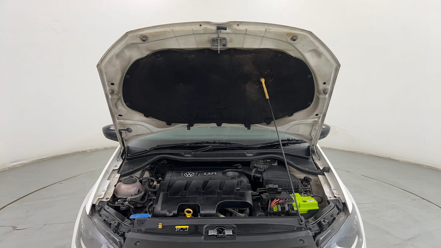 Used 2019 Volkswagen Ameo Highline Plus 1.5L AT (D)16 Alloy Diesel Automatic engine ENGINE & BONNET OPEN FRONT VIEW