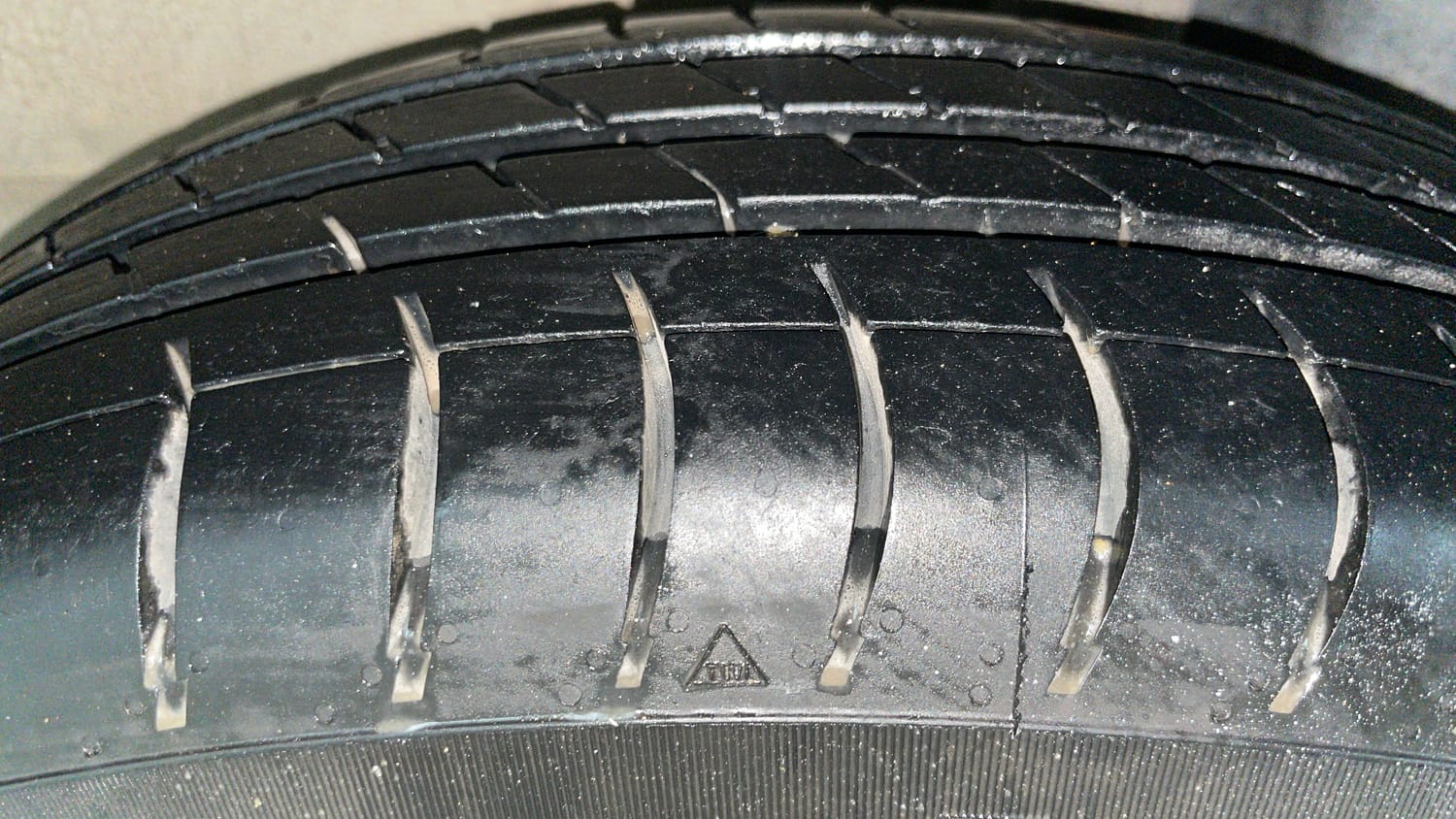 Used 2014 Maruti Suzuki Ritz Lxi BS-IV Petrol Manual tyres LEFT REAR TYRE TREAD VIEW
