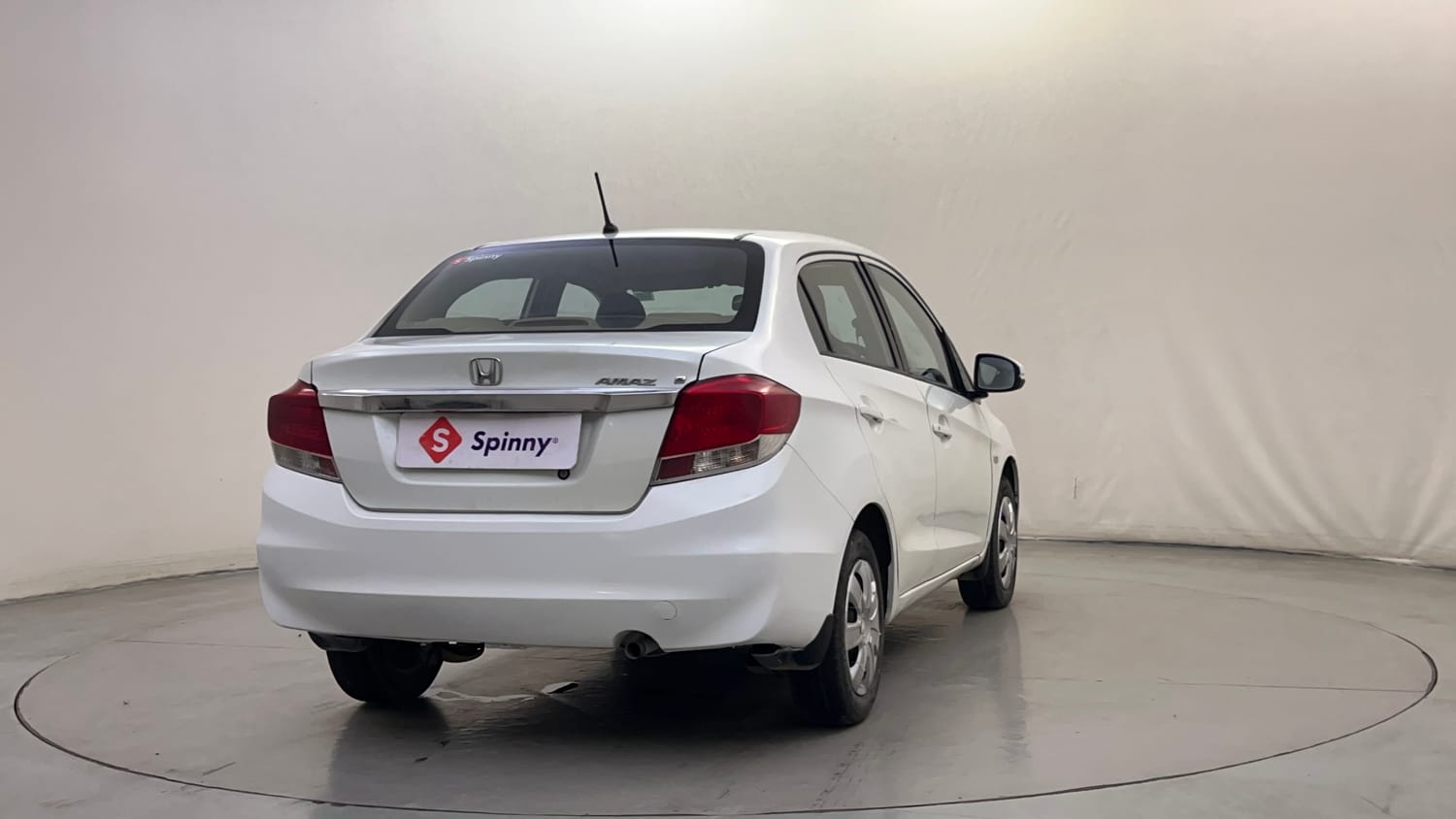 Used 2016 Honda Amaze 1.2 S i-VTEC Petrol Manual exterior RIGHT REAR CORNER VIEW
