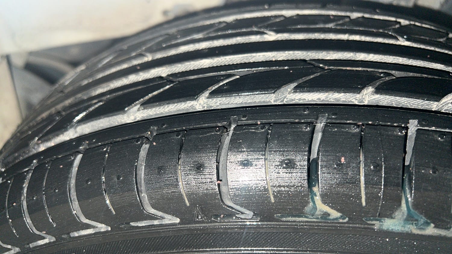 Used 2019 Hyundai Grand i10 Magna 1.2 Kappa VTVT Petrol Manual tyres LEFT REAR TYRE TREAD VIEW