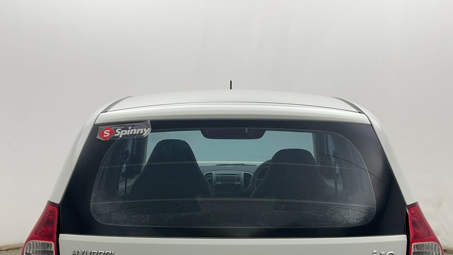 Used 2013 Hyundai i10 Magna 1.1 iRDE2 Petrol Manual exterior BACK WINDSHIELD VIEW