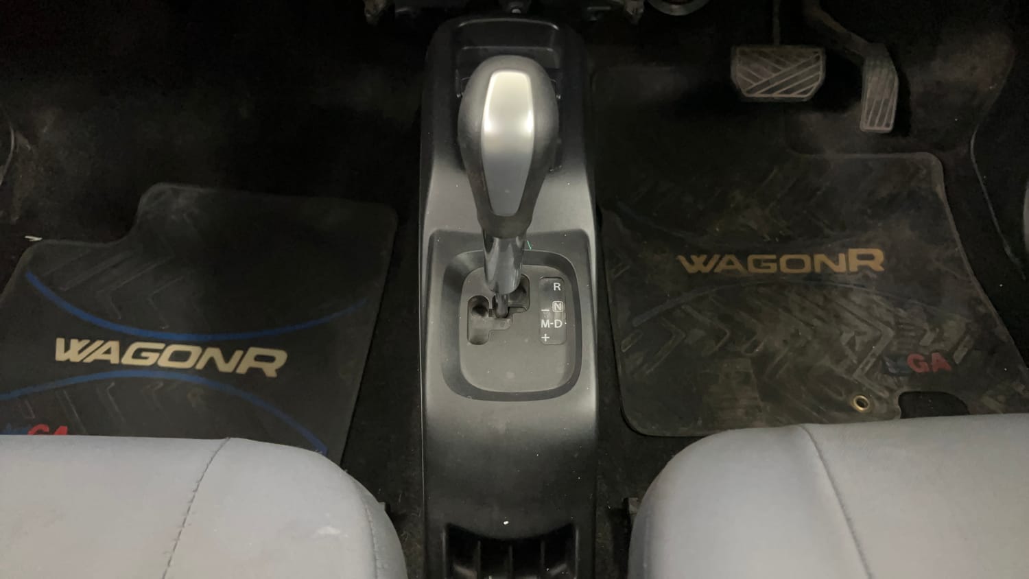 Used 2017 Maruti Suzuki Wagon R 1.0 VXI AMT Petrol Automatic interior GEAR  KNOB VIEW
