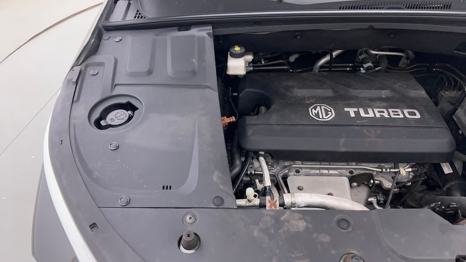 Used 2023 MG Motors Hector Smart Pro 1.5 Turbo MT Petrol Manual engine ENGINE RIGHT SIDE HINGE & APRON VIEW