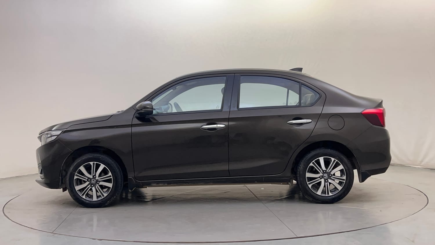 Used 2025 honda Amaze 2nd Generation VX 1.2 Petrol CVT Petrol Automatic exterior LEFT SIDE VIEW