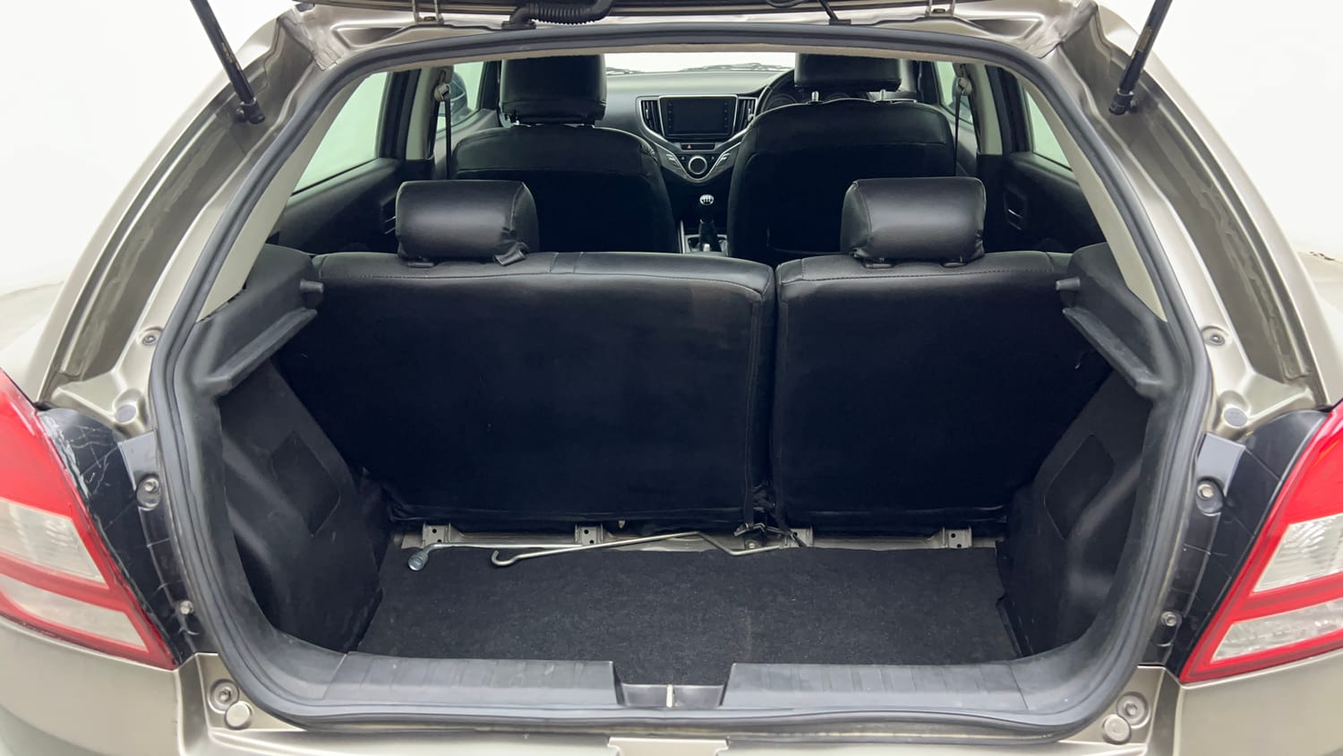Used 2019 Toyota Glanza V Petrol Manual interior DICKY INSIDE VIEW