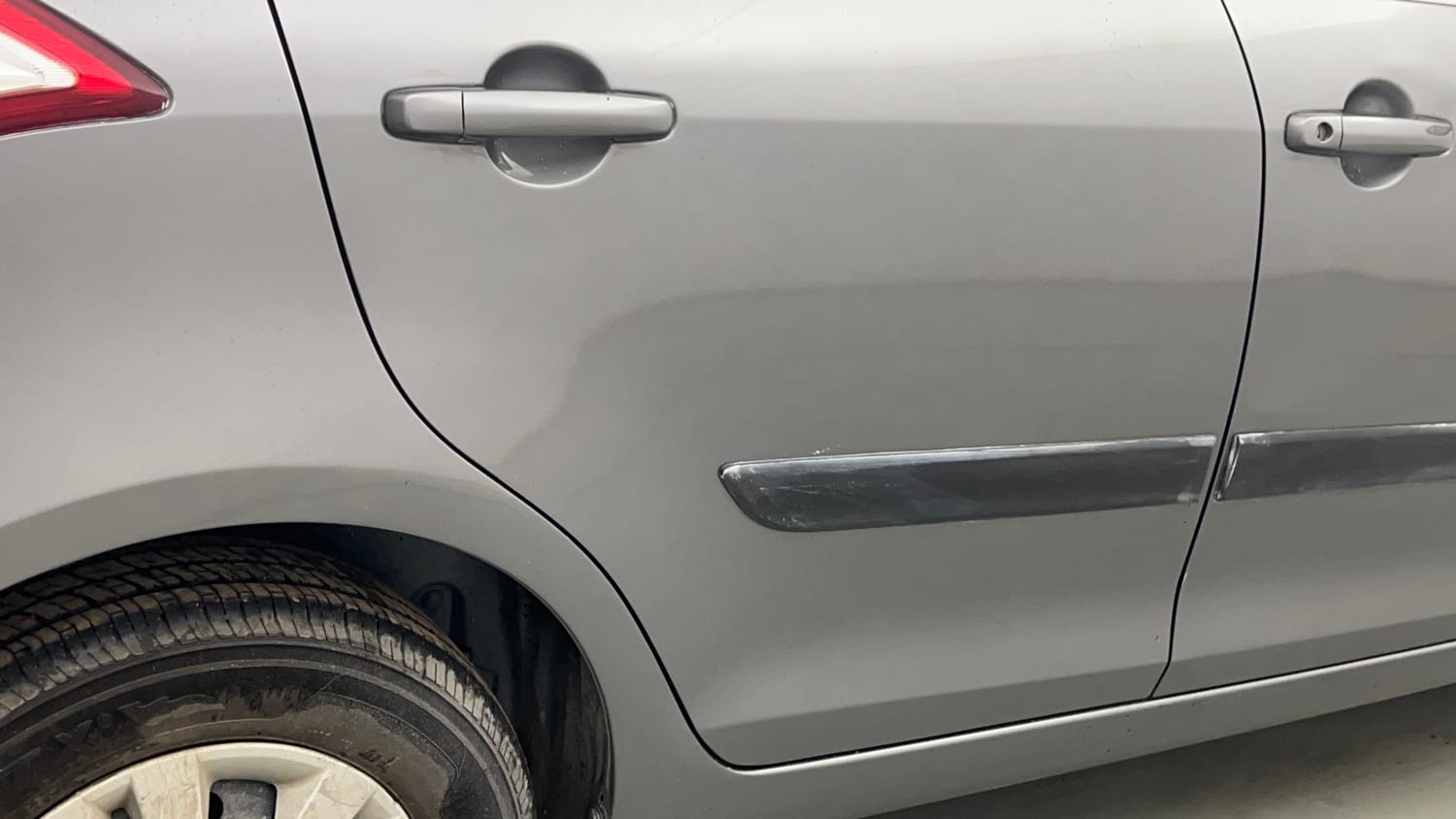 Used 2015 Maruti Suzuki Swift VXi Petrol Manual dents MINOR DENT