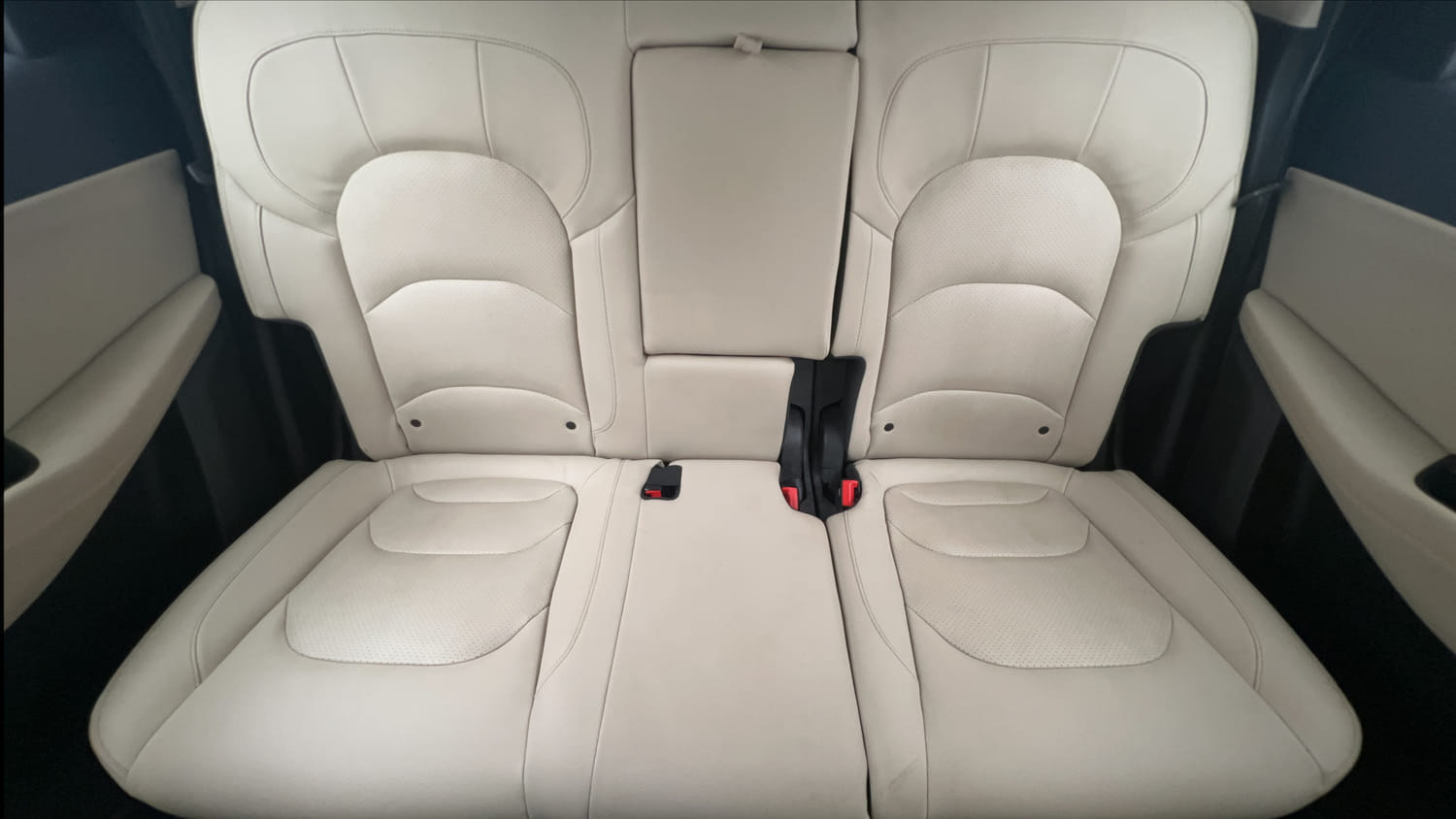 Used 2023 MG Motors Hector Smart Pro 1.5 Turbo MT Petrol Manual interior REAR SEAT CONDITION VIEW