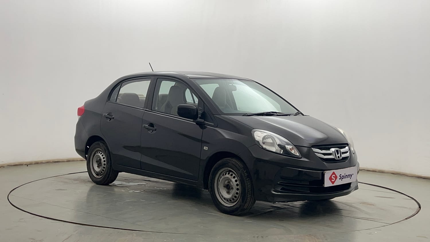Used 2015 Honda Amaze 1.2 E i-VTEC Petrol Manual exterior RIGHT FRONT CORNER VIEW
