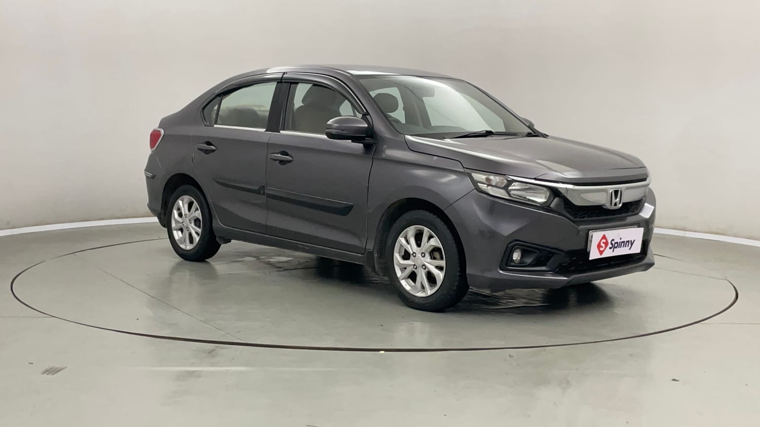 Used 2018 Honda Amaze 1.2 V MT Petrol Petrol Manual exterior RIGHT FRONT CORNER VIEW