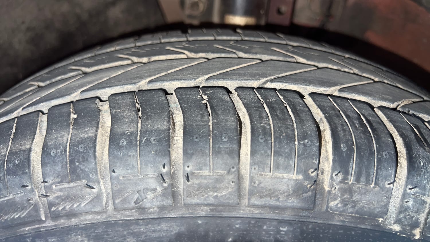 Used 2021 Volkswagen Polo Trendline 1.0L MPI Petrol Manual tyres LEFT FRONT TYRE TREAD VIEW