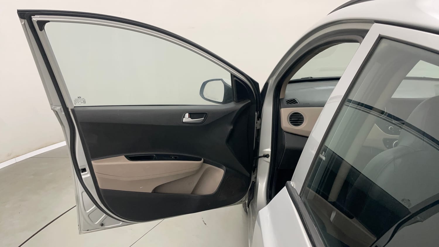 Used 2018 Hyundai Grand i10 Sportz 1.2 Kappa VTVT Petrol Manual interior LEFT FRONT DOOR OPEN VIEW