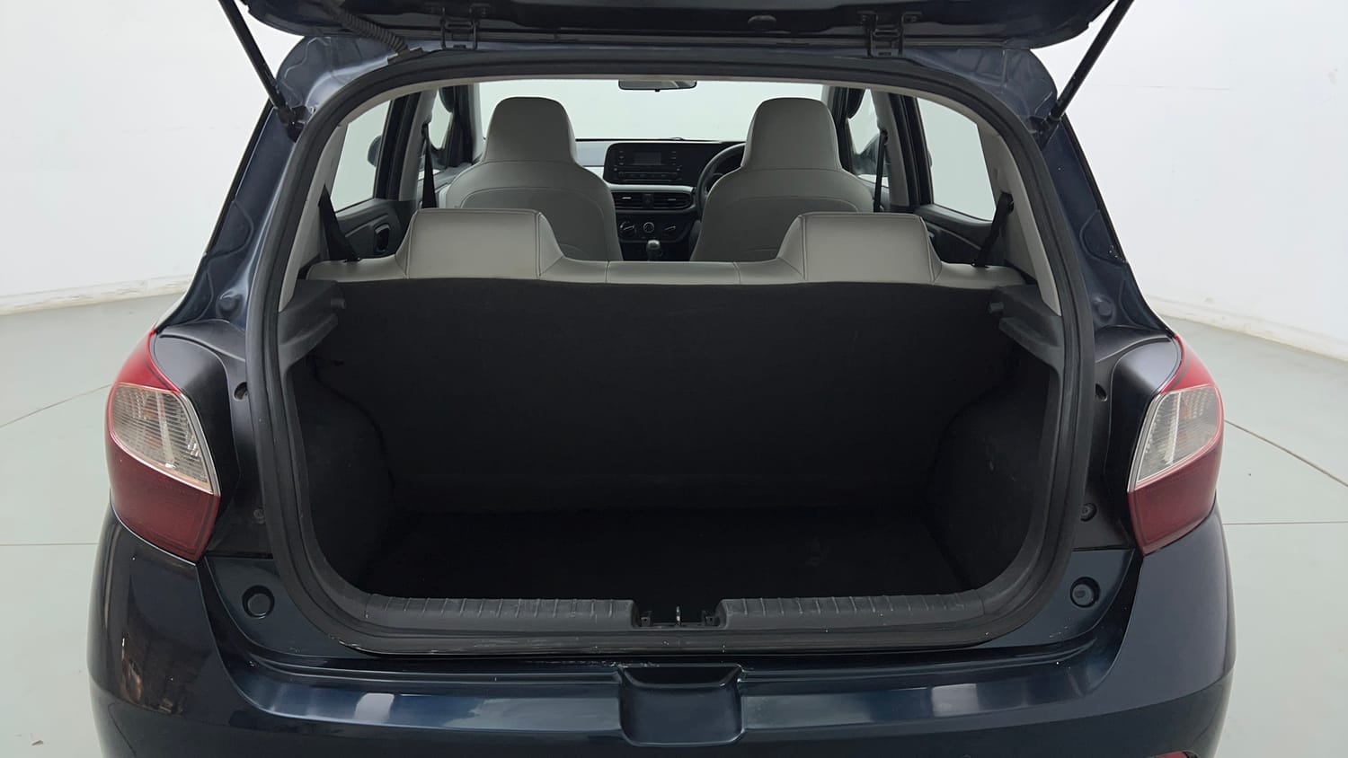Used 2021 Hyundai Grand i10 Nios Magna 1.2 Kappa VTVT Petrol Manual interior DICKY INSIDE VIEW