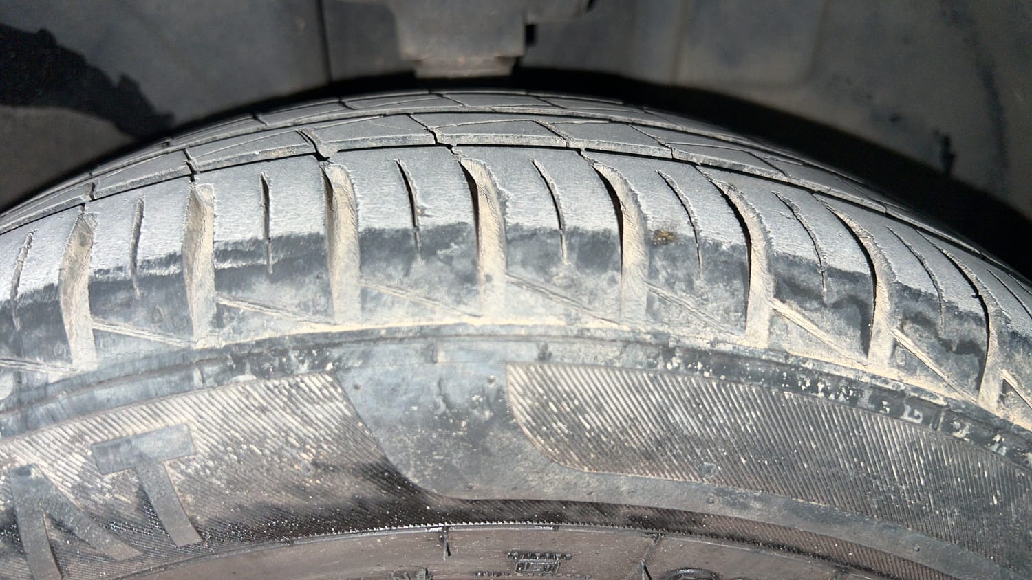 Used 2021 Renault Kwid RXT 1.0 AMT Opt Petrol Automatic tyres RIGHT FRONT TYRE TREAD VIEW