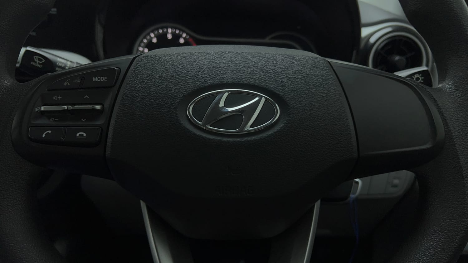 Used 2020 Hyundai Grand i10 Nios Sportz AMT 1.2 Kappa VTVT Petrol Automatic top_features Airbags