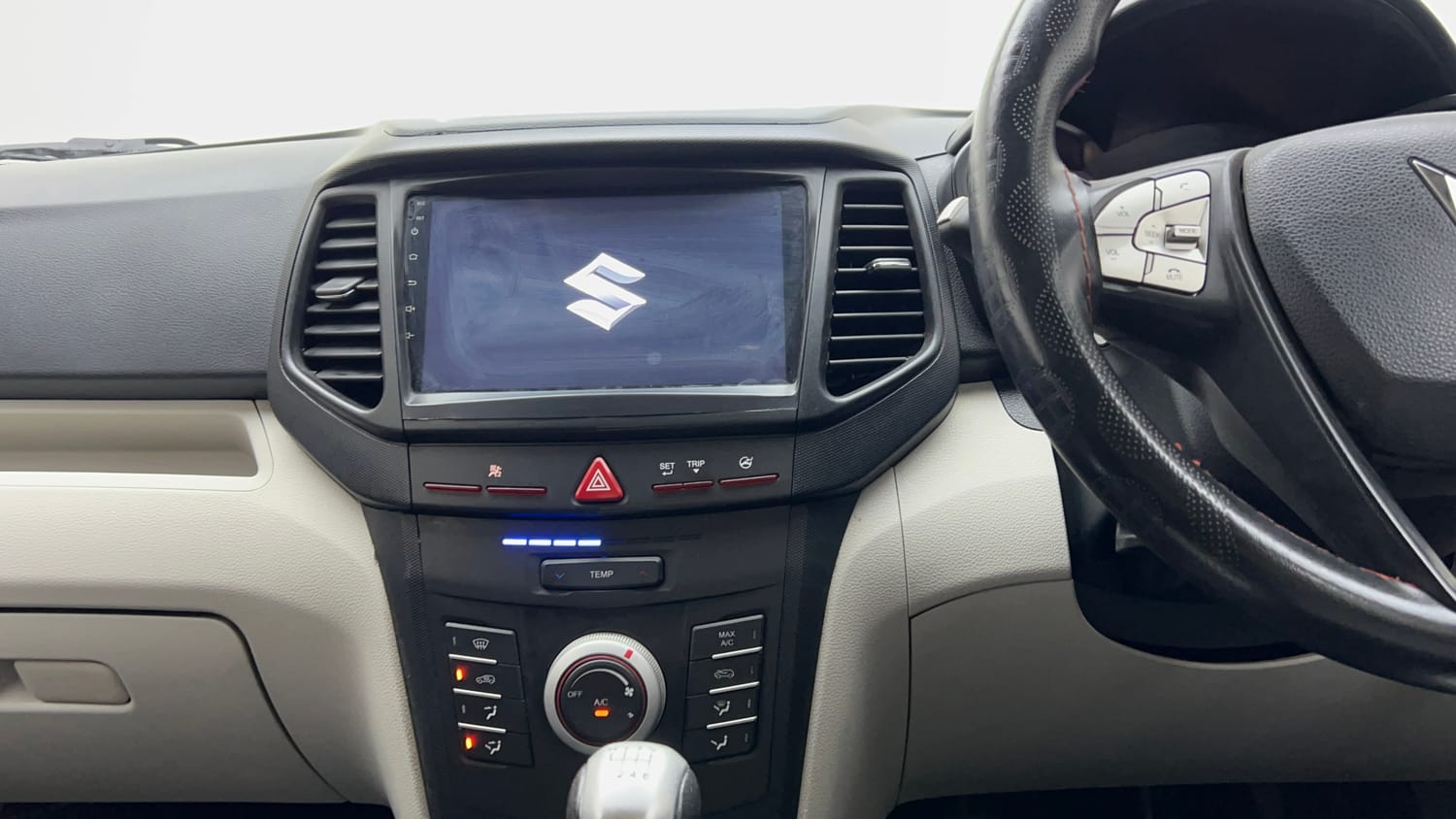 Used 2022 Mahindra XUV 300 W6 1.2 Petrol Petrol Manual interior MUSIC SYSTEM & AC CONTROL VIEW