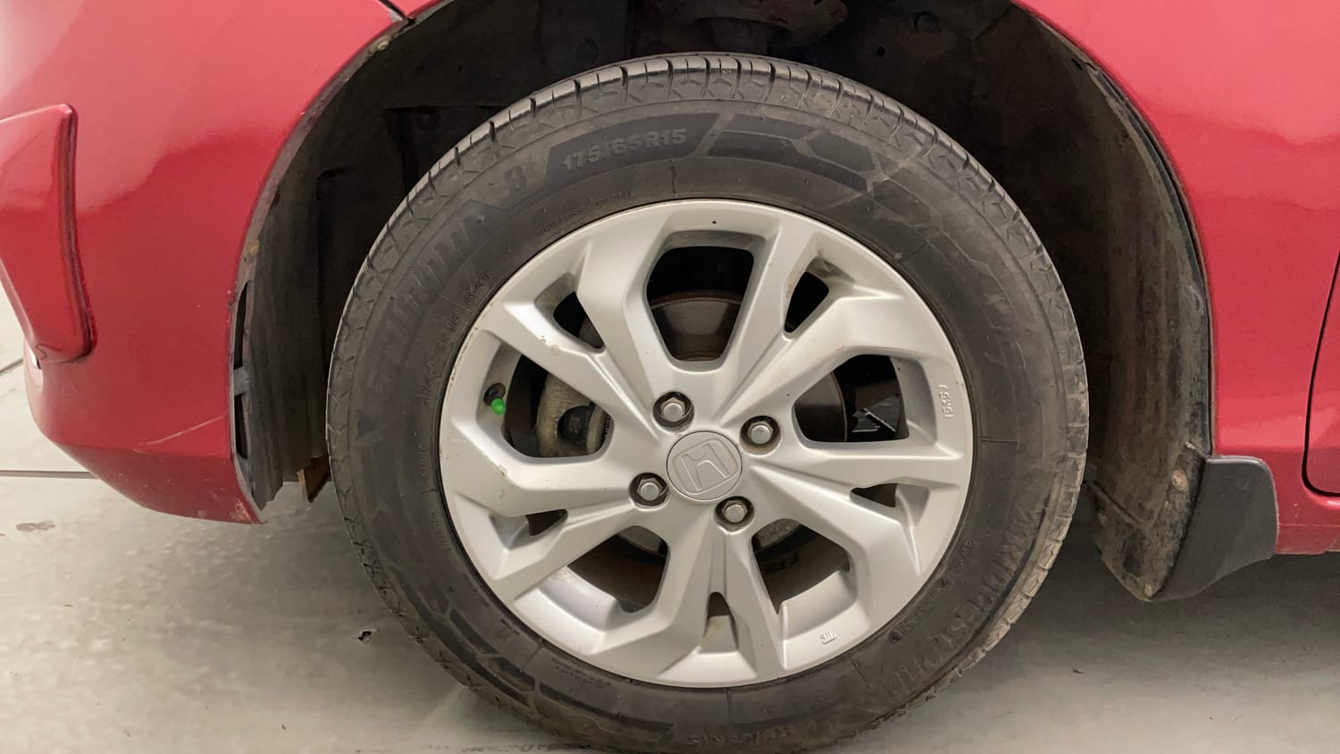 Used 2018 Honda Amaze 1.2 VX MT Petrol Petrol Manual tyres LEFT FRONT TYRE RIM VIEW