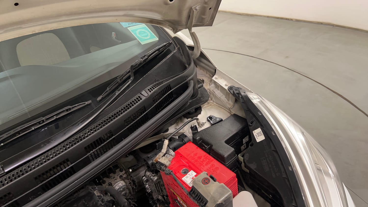 Used 2018 Hyundai Grand i10 Sportz AT 1.2 Kappa VTVT Petrol Automatic engine ENGINE LEFT SIDE HINGE & APRON VIEW