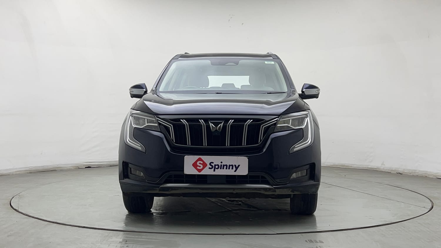 Used 2021 Mahindra XUV700 AX 7 Diesel AT Luxury Pack 7 STR Diesel Automatic exterior FRONT VIEW