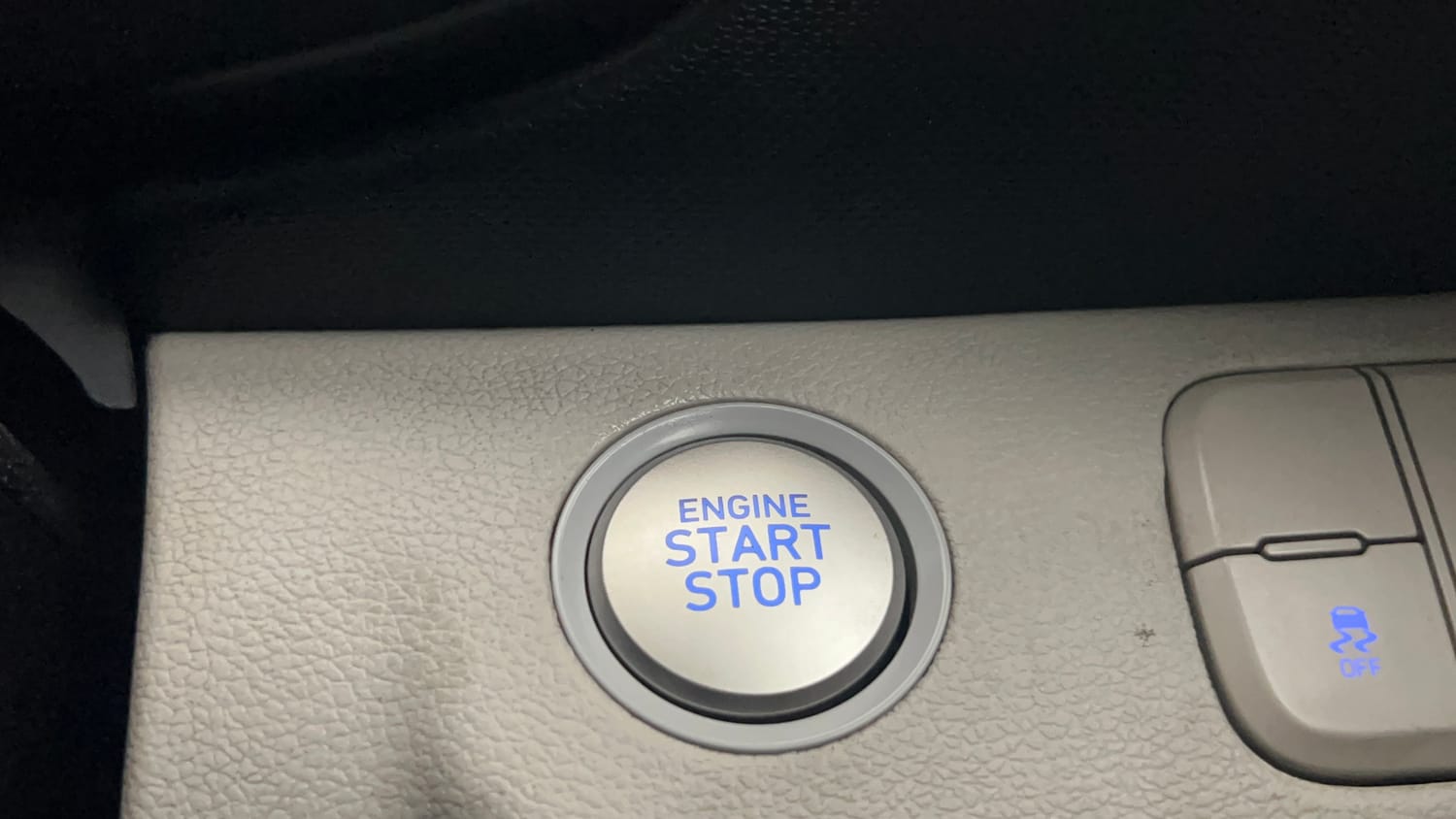 Used 2022 Hyundai Venue SX 1.2 Petrol Petrol Manual top_features Keyless start