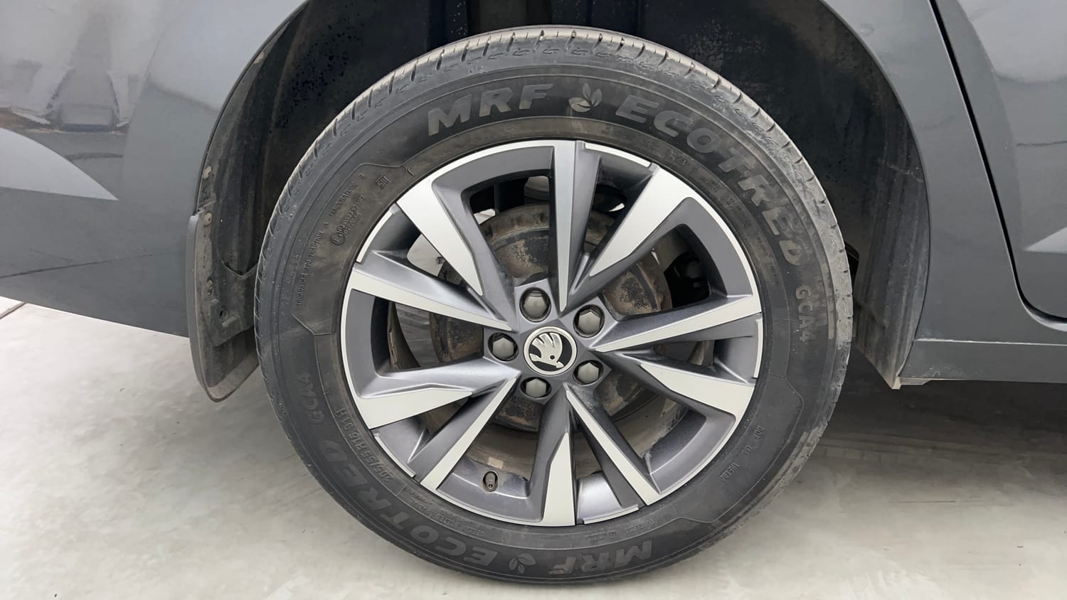 Used 2023 Skoda Slavia Style 1.0L TSI AT Petrol Automatic tyres RIGHT REAR TYRE RIM VIEW