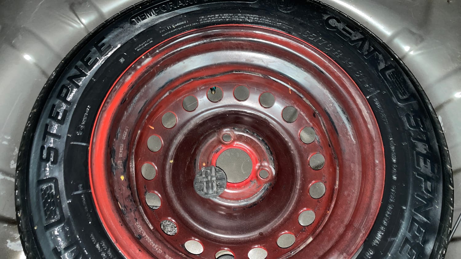 Used 2021 Renault Kwid RXT 1.0 AMT (O) Petrol Automatic tyres SPARE TYRE VIEW
