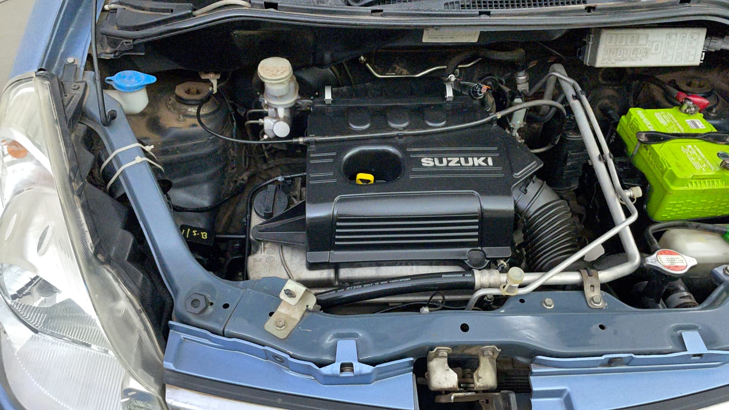 Used 2014 Maruti Suzuki Estilo LXi BS-IV Petrol Manual engine ENGINE RIGHT SIDE VIEW
