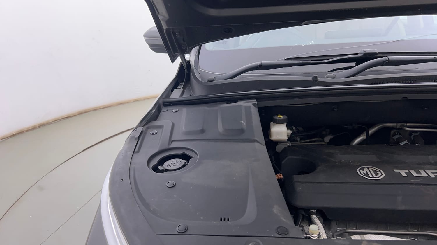 Used 2023 MG Motors Hector Smart Pro 1.5 Turbo MT Petrol Manual engine ENGINE RIGHT SIDE VIEW