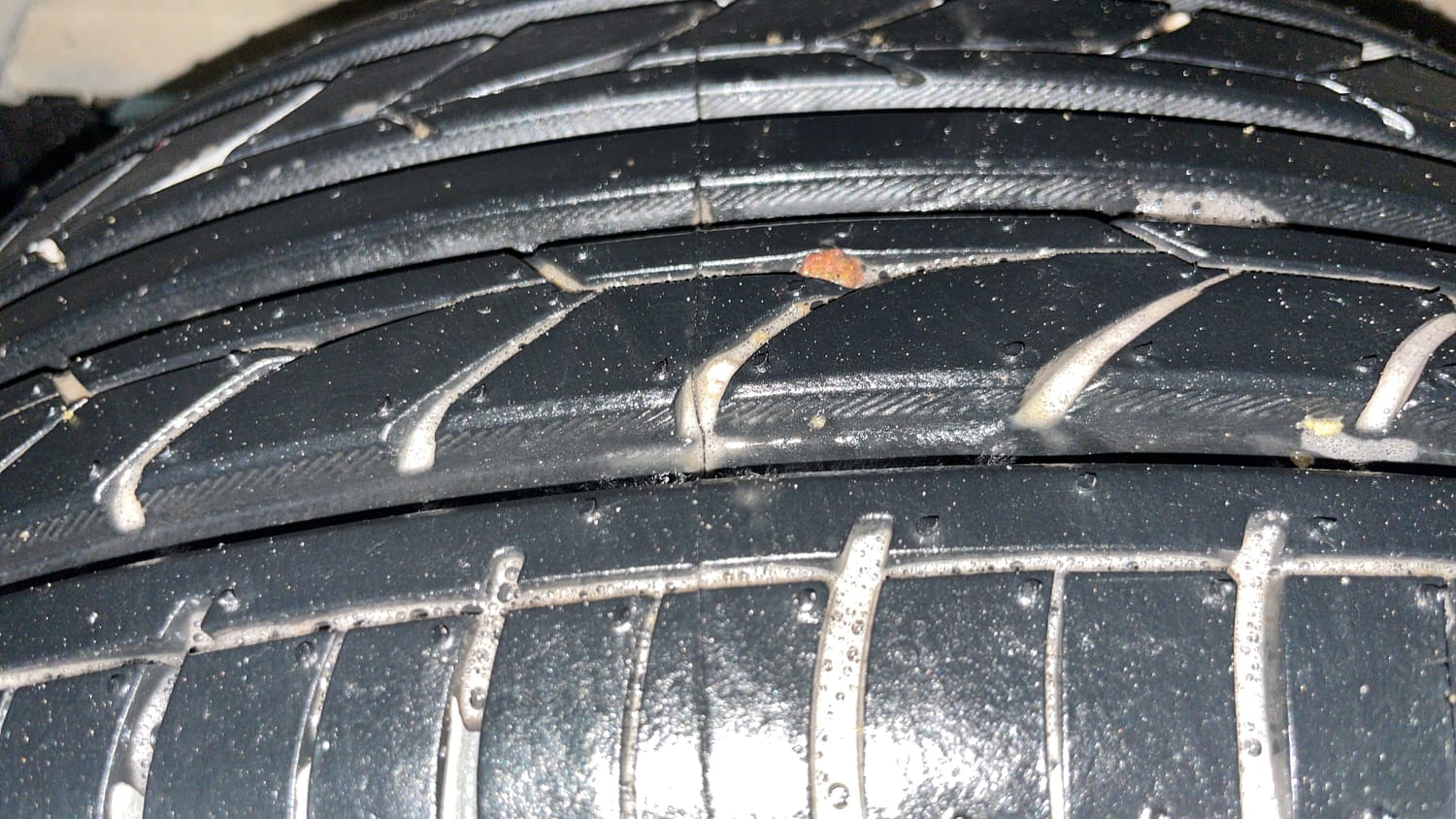 Used 2017 Maruti Suzuki Baleno Alpha 1.2 Petrol Manual tyres LEFT FRONT TYRE TREAD VIEW