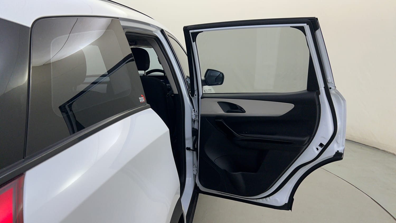 Used 2025 Mahindra XUV700 AX5 Diesel AT 7 STR Diesel Automatic interior RIGHT REAR DOOR OPEN VIEW