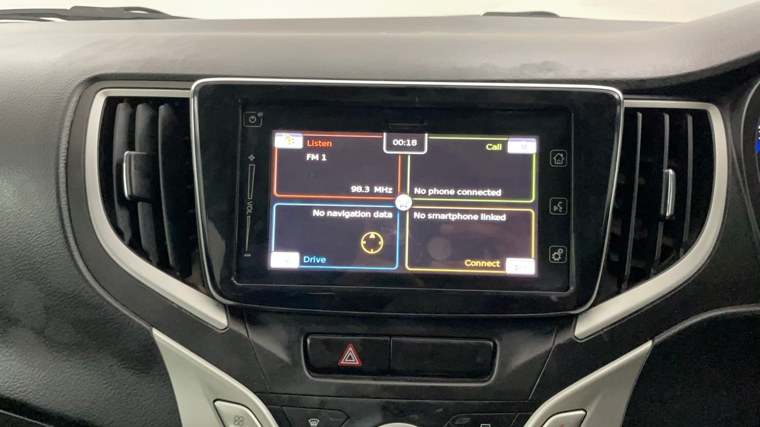Used 2017 Maruti Suzuki Baleno Alpha 1.2 Petrol Manual top_features Integrated (in-dash) music system