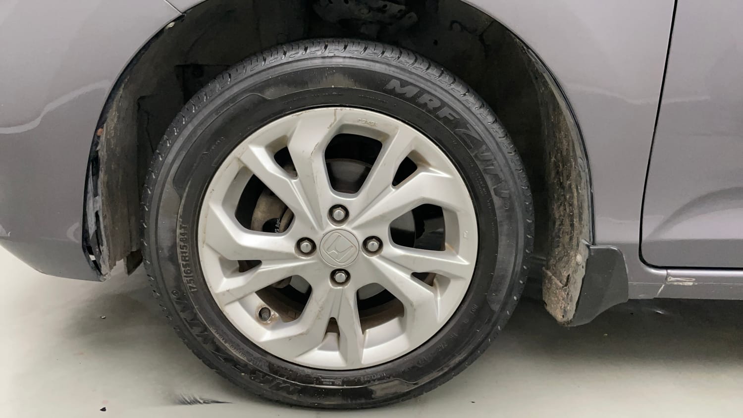Used 2018 Honda Amaze 1.2 V MT Petrol Petrol Manual tyres LEFT FRONT TYRE RIM VIEW