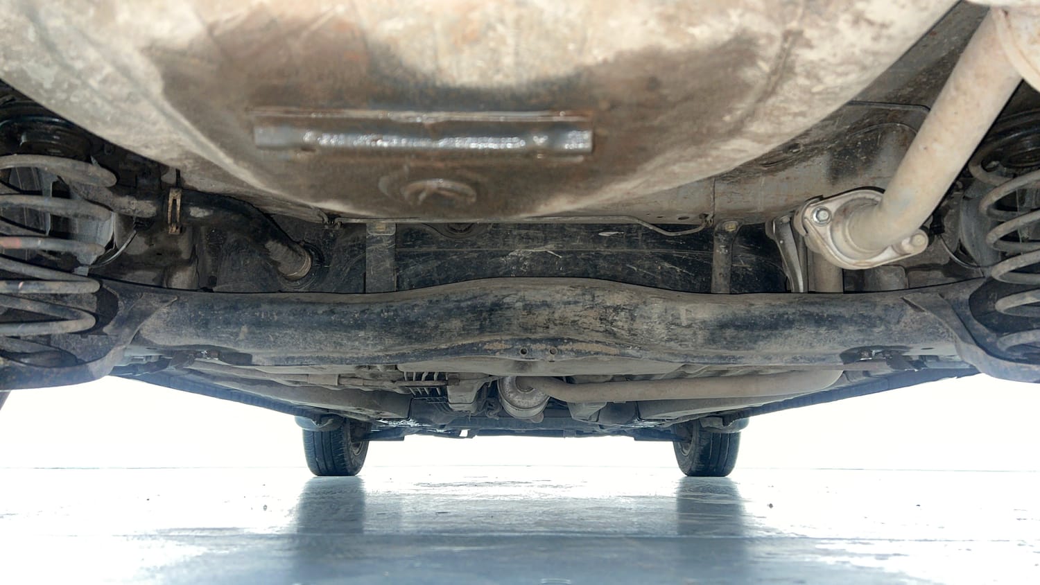 Used 2016 Honda Amaze 1.2 VX i-VTEC Petrol Manual extra REAR UNDERBODY VIEW (TAKEN FROM REAR)
