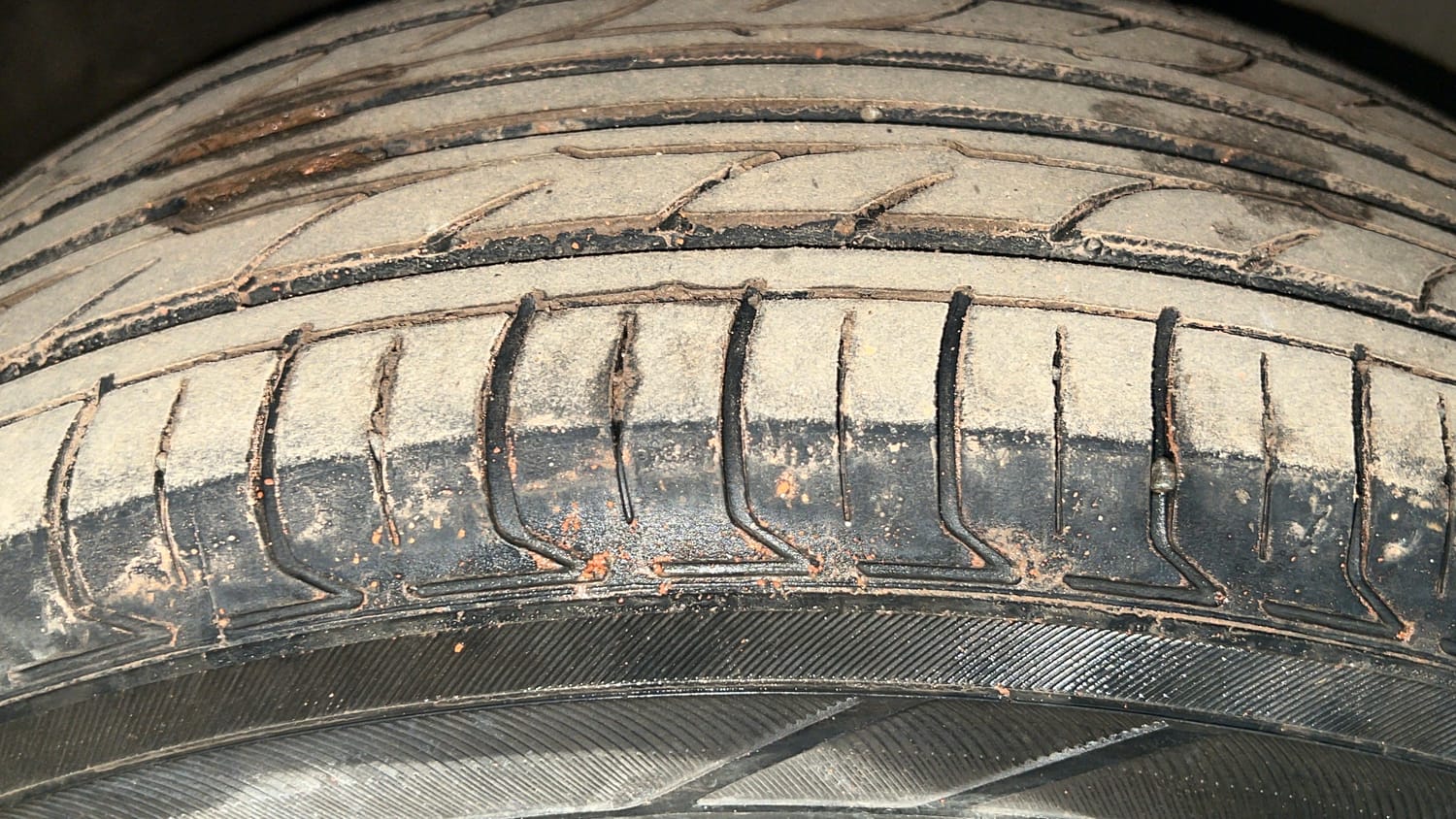 Used 2022 Hyundai Venue SX 1.2 Petrol Petrol Manual tyres RIGHT FRONT TYRE TREAD VIEW